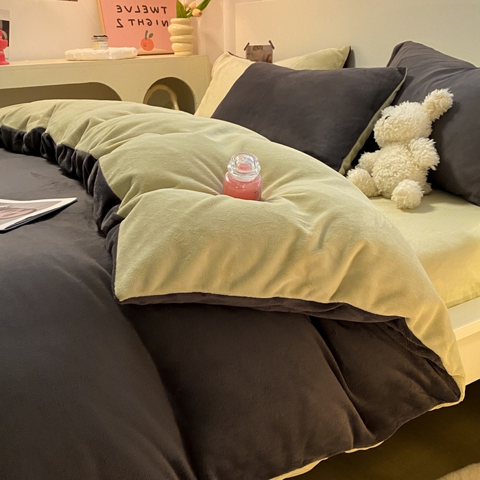 顺兴家居 2025新款简约纯色双拼牛奶绒四件套（风格二） 高级灰+果绿
