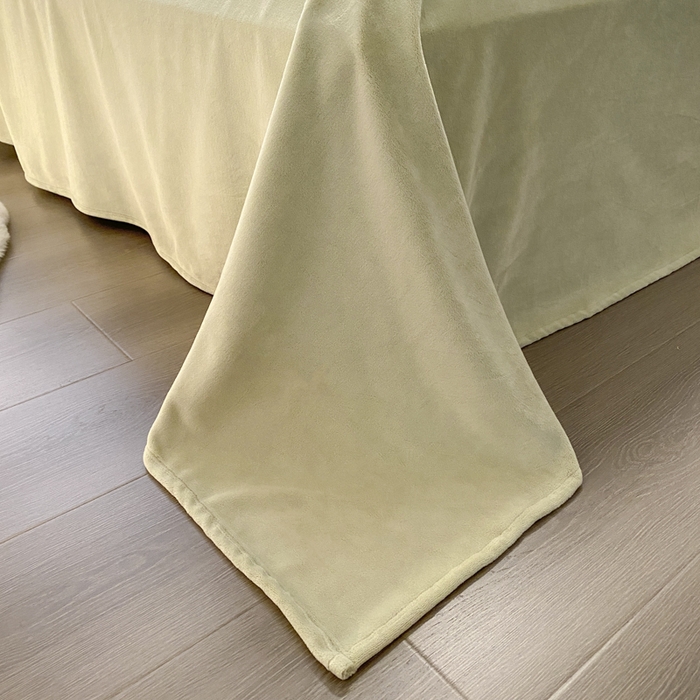 91家纺网 家纺一手货源 找家纺 顺兴家居 2025新款简约纯色双拼牛奶绒四件套（风格二） 高级灰+果绿