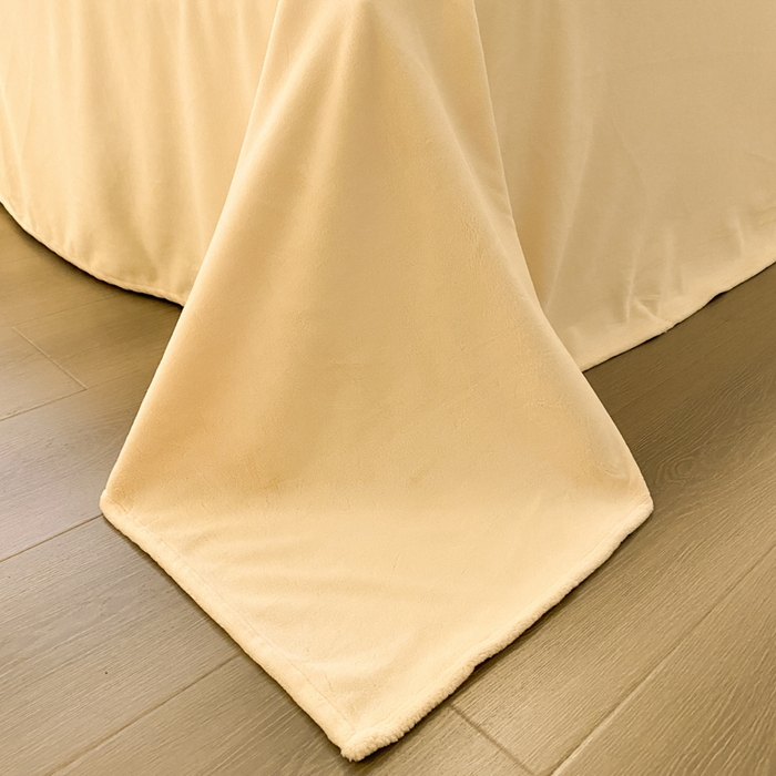 91家纺网 家纺一手货源 找家纺 顺兴家居 2025新款简约纯色双拼牛奶绒四件套（风格二） 奶昔黄