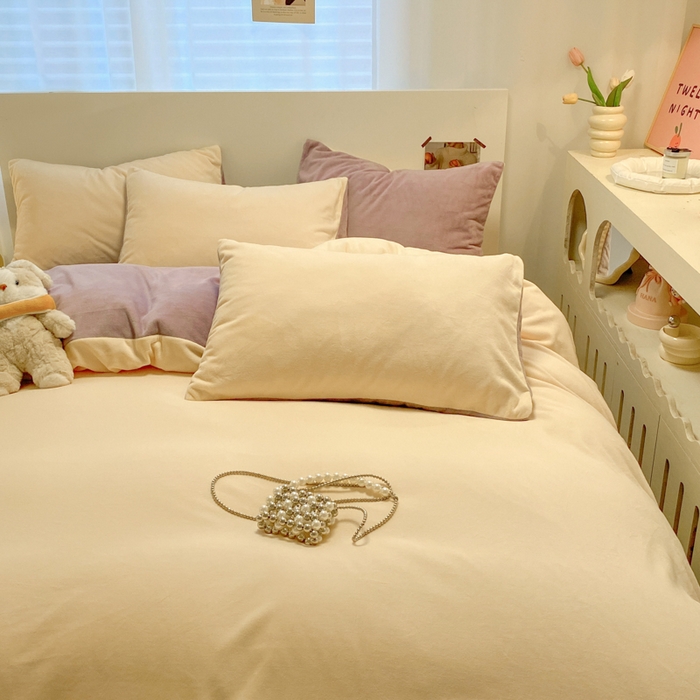 91家纺网 家纺一手货源 找家纺 顺兴家居 2025新款简约纯色双拼牛奶绒四件套（风格二） 奶昔黄+罗兰紫