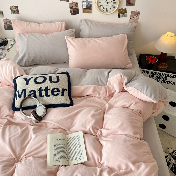 顺兴家居 2025新款简约纯色双拼牛奶绒四件套（风格一） 粉玉+浅灰