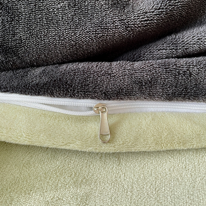 91家纺网 家纺一手货源 找家纺 顺兴家居 2025新款简约纯色双拼牛奶绒四件套（风格一） 高级灰+果绿