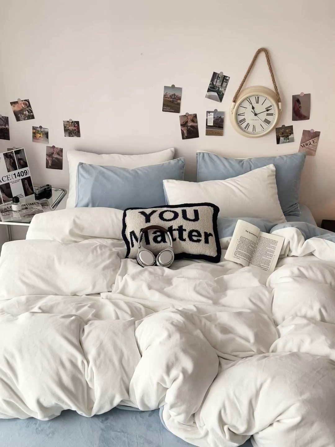 91家纺网 家纺一手货源 找家纺 顺兴家居 2025新款简约纯色双拼牛奶绒四件套（风格一） 奶白+婴儿蓝