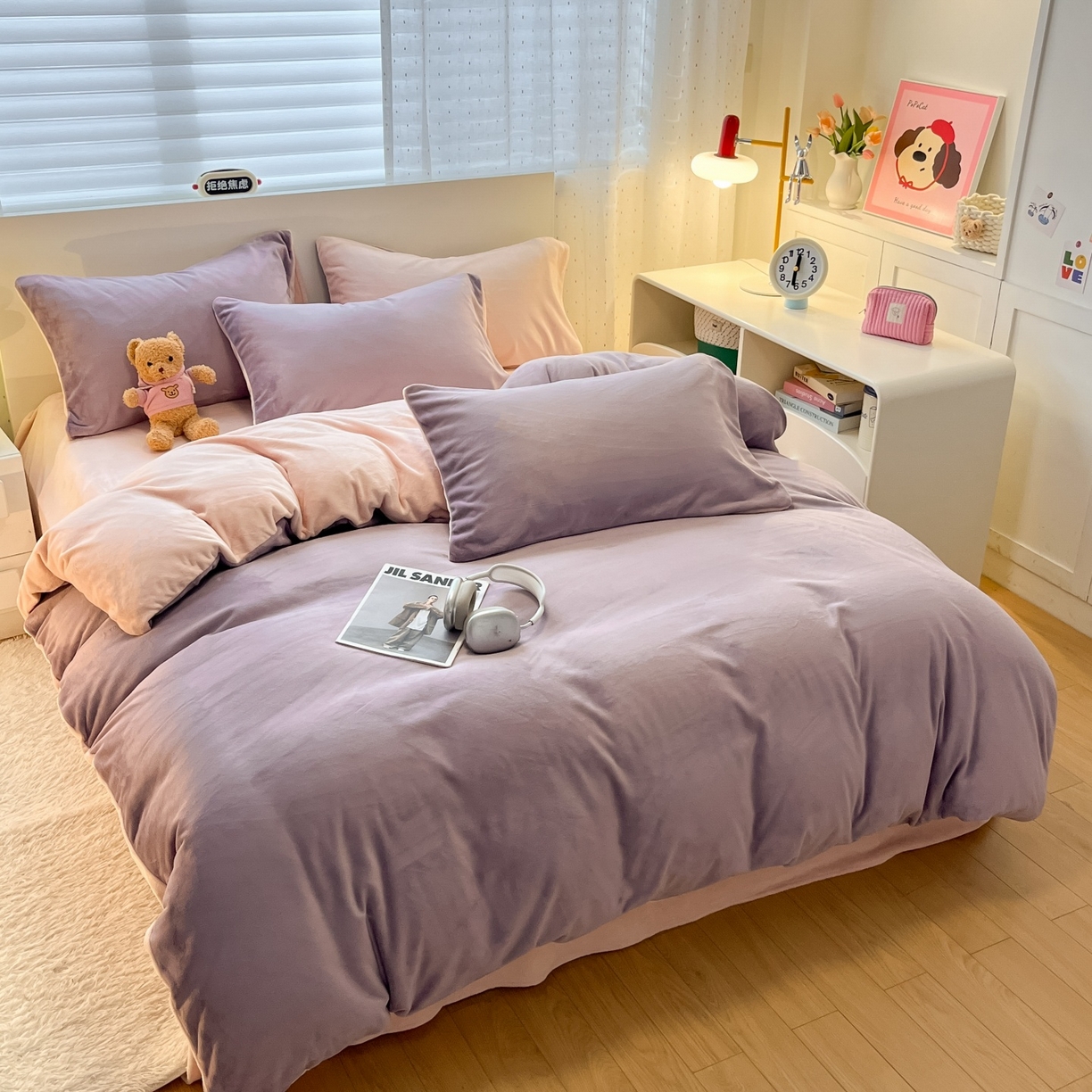 91家纺网 家纺一手货源 找家纺 顺兴家居 2025新款简约纯色双拼牛奶绒四件套（风格二） 罗兰紫+粉玉