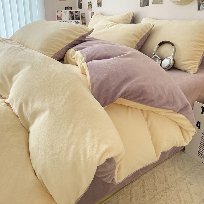 91家纺网 家纺一手货源 找家纺 顺兴家居 2025新款简约纯色双拼牛奶绒四件套（风格一） 奶昔黄+罗兰紫