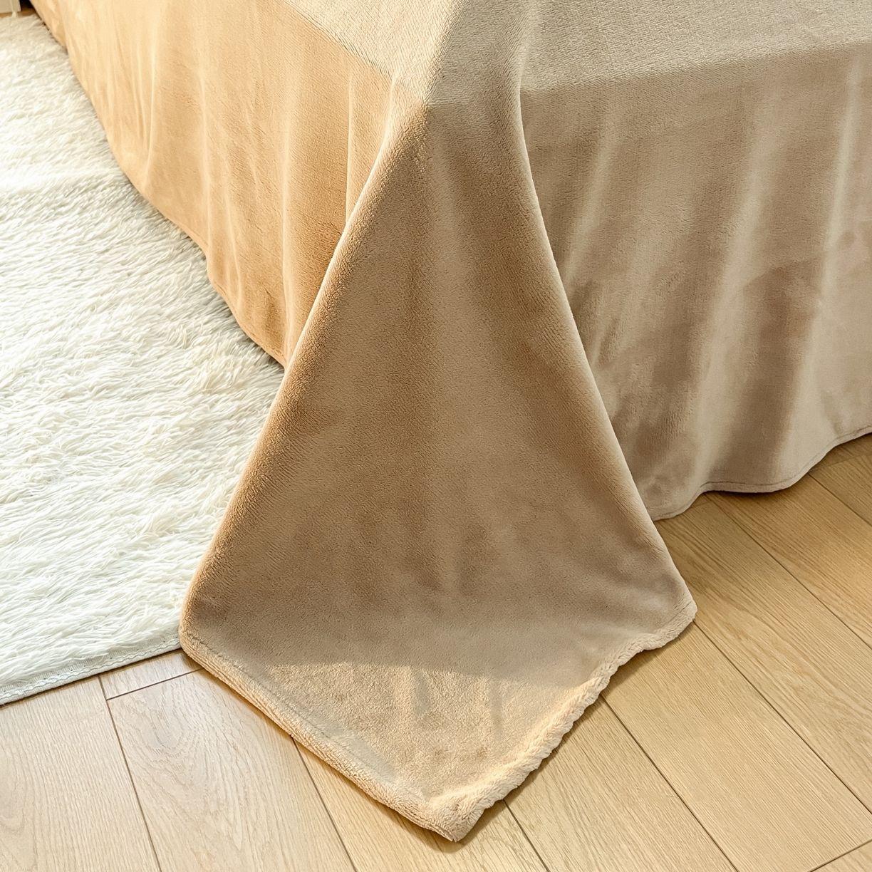 91家纺网 家纺一手货源 找家纺 顺兴家居 2025新款简约纯色双拼牛奶绒四件套（风格二） 米杏+奶咖