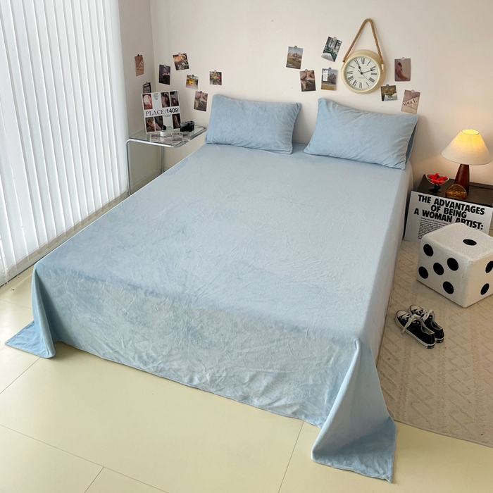 91家纺网 家纺一手货源 找家纺 顺兴家居 2025新款简约纯色双拼牛奶绒四件套（风格一） 婴儿蓝