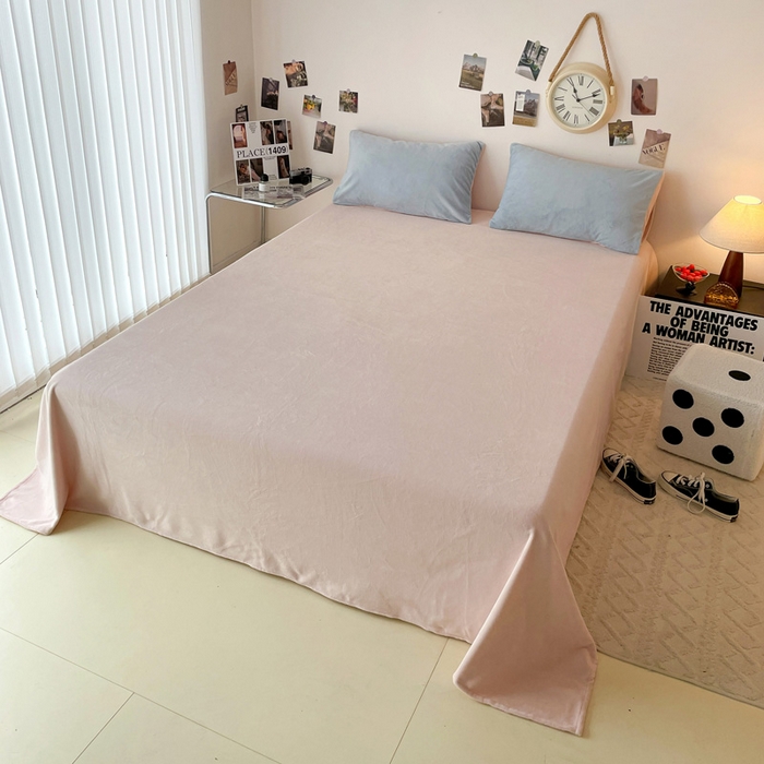 91家纺网 家纺一手货源 找家纺 顺兴家居 2025新款简约纯色双拼牛奶绒四件套（风格一） 婴儿蓝+粉玉