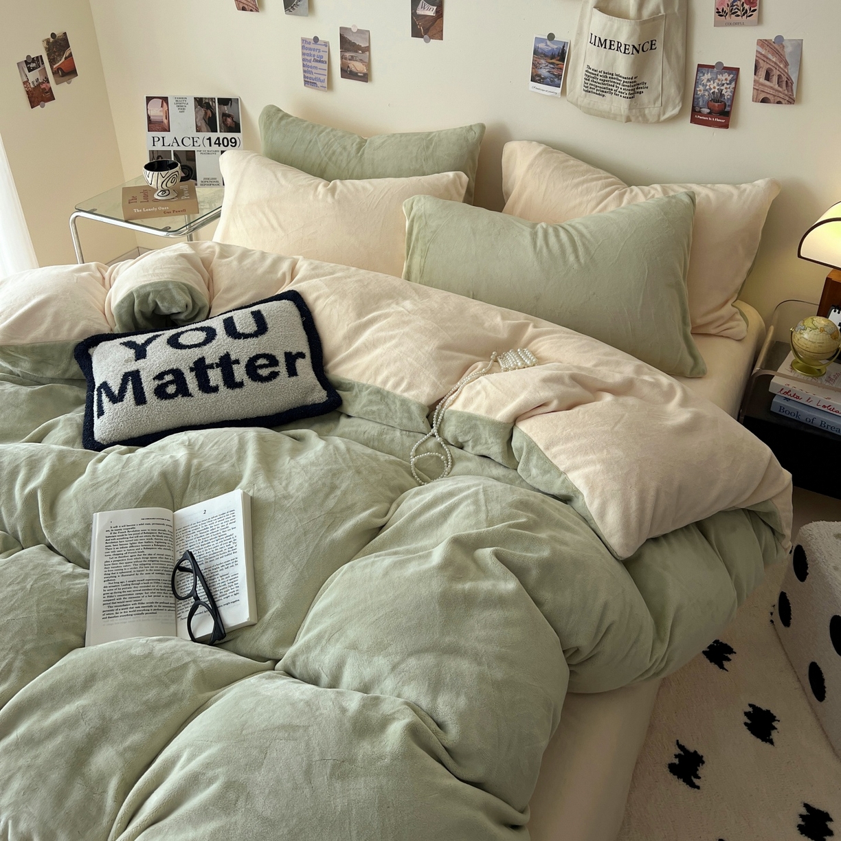 91家纺网 家纺一手货源 找家纺 顺兴家居 2025新款简约纯色双拼牛奶绒四件套（风格一） 果绿+奶昔黄