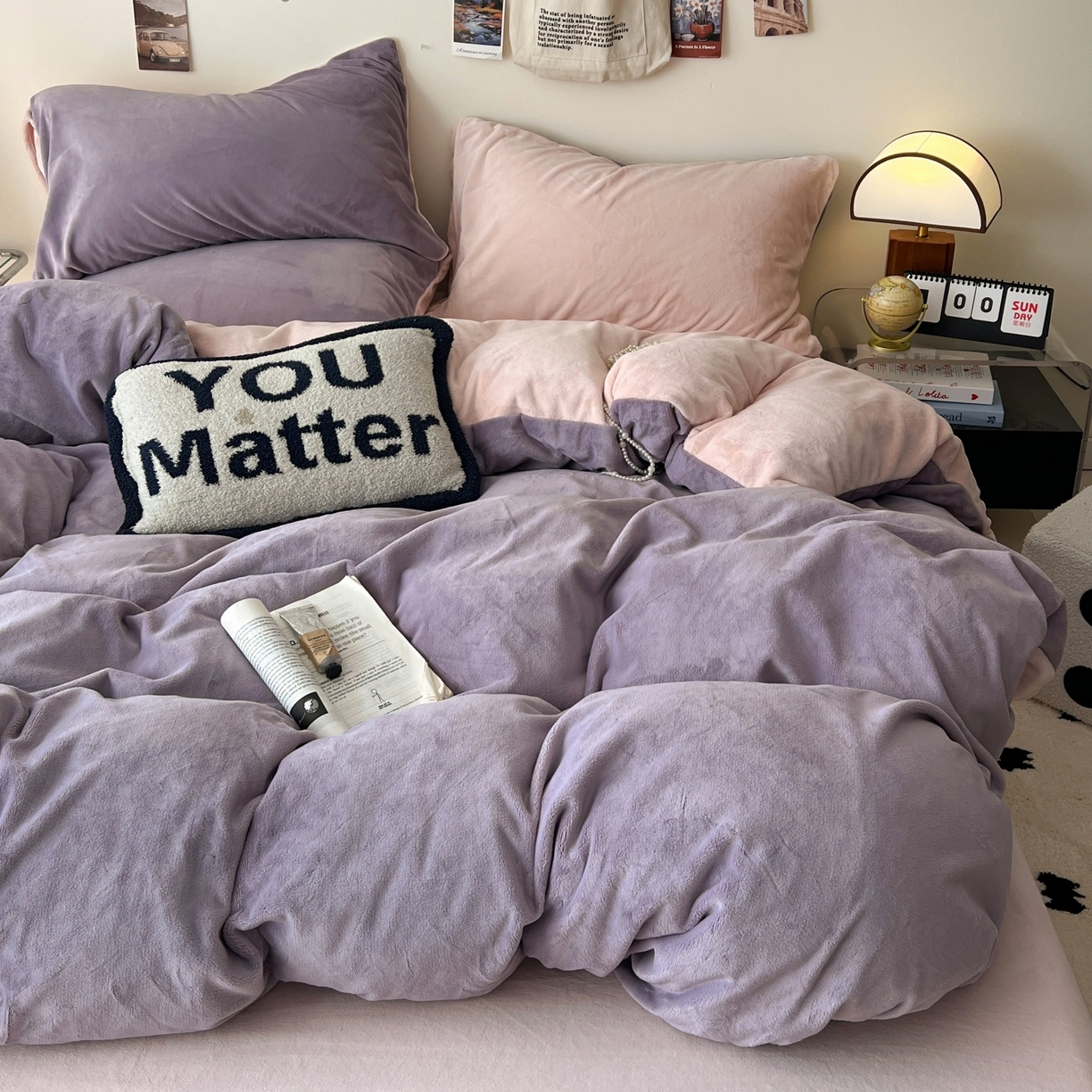 91家纺网 家纺一手货源 找家纺 顺兴家居 2025新款简约纯色双拼牛奶绒四件套（风格一） 罗兰紫+粉玉,罗兰紫+粉玉