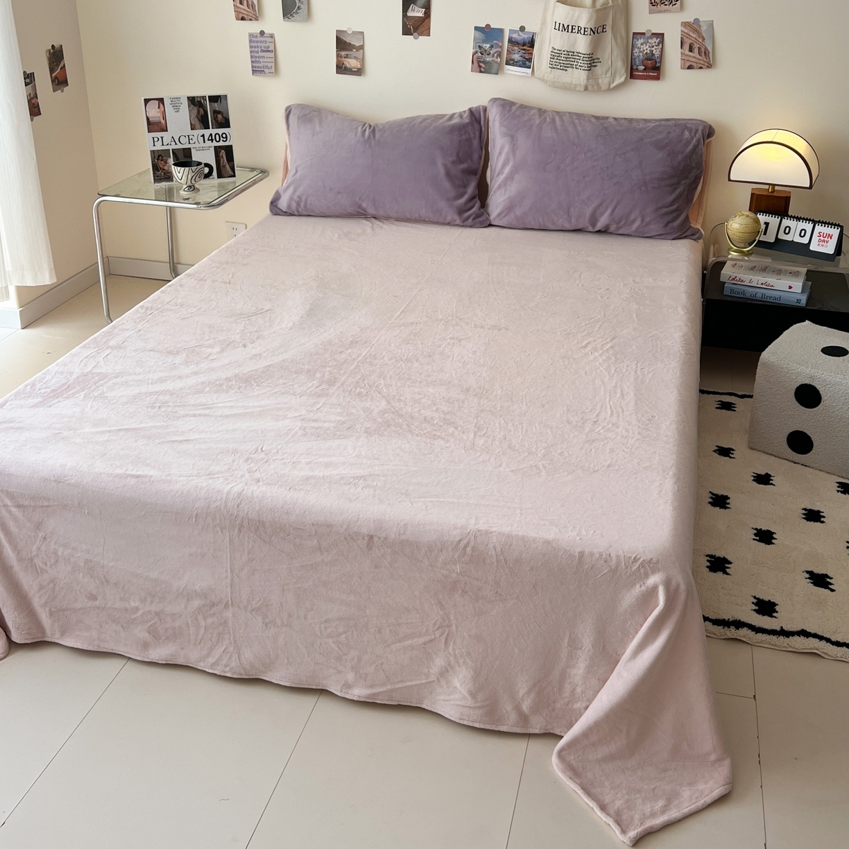 91家纺网 家纺一手货源 找家纺 顺兴家居 2025新款简约纯色双拼牛奶绒四件套（风格一） 罗兰紫+粉玉