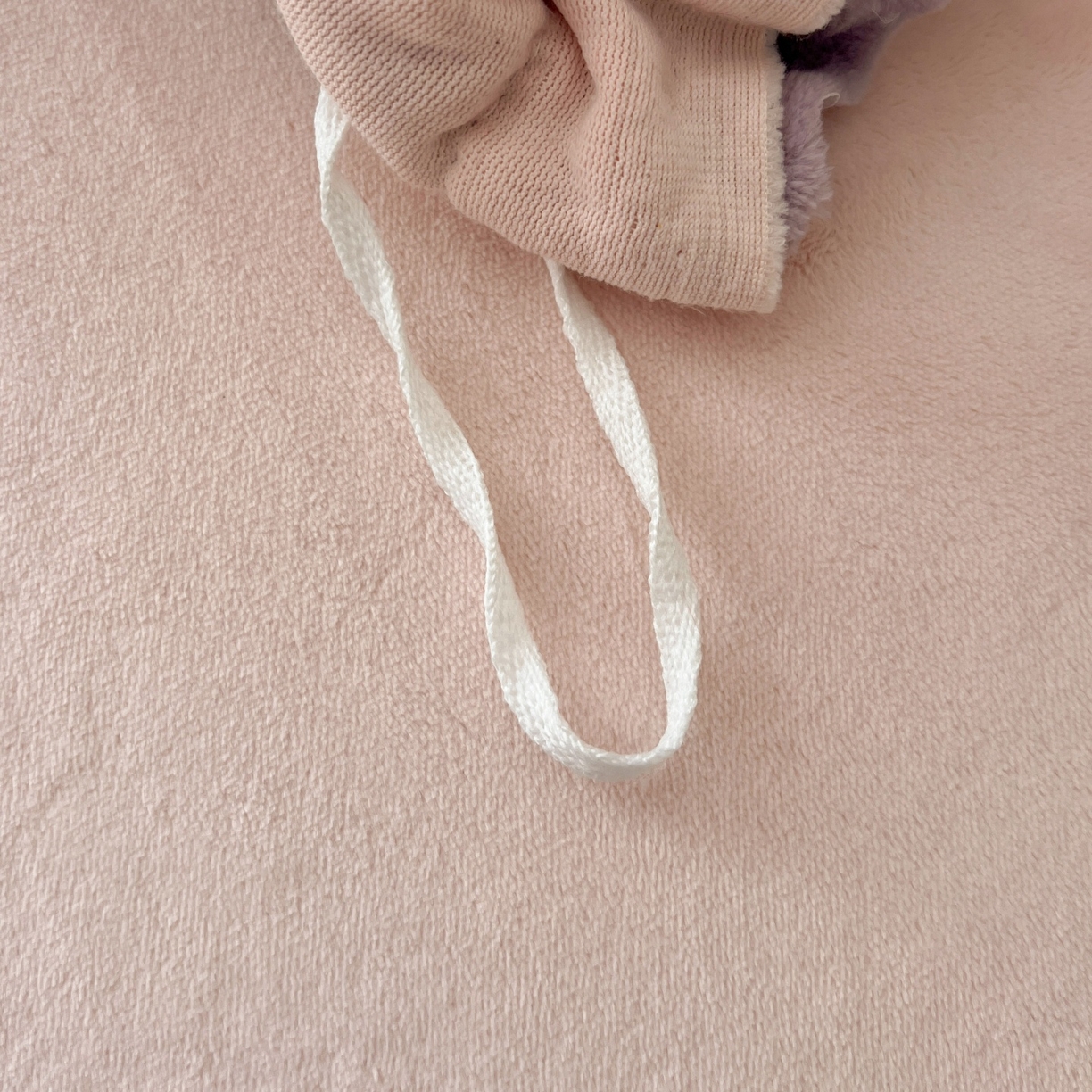 91家纺网 家纺一手货源 找家纺 顺兴家居 2025新款简约纯色双拼牛奶绒四件套（风格一） 罗兰紫+粉玉