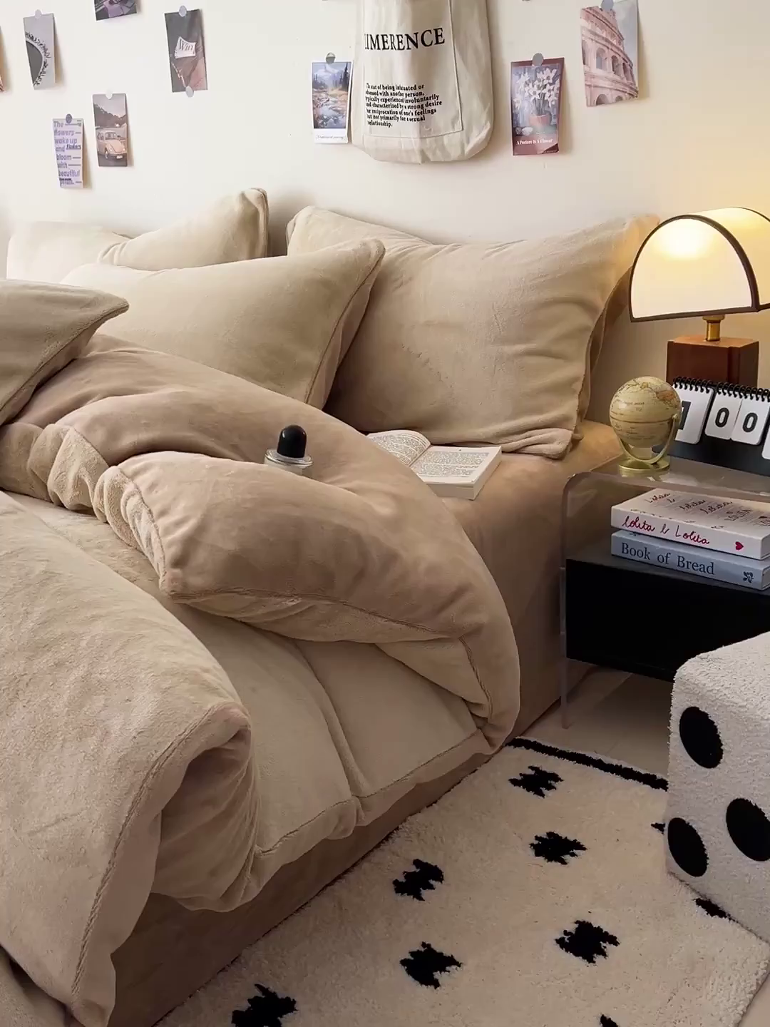 91家纺网 家纺一手货源 找家纺 顺兴家居 2025新款简约纯色双拼牛奶绒四件套（风格一） 米杏+奶咖