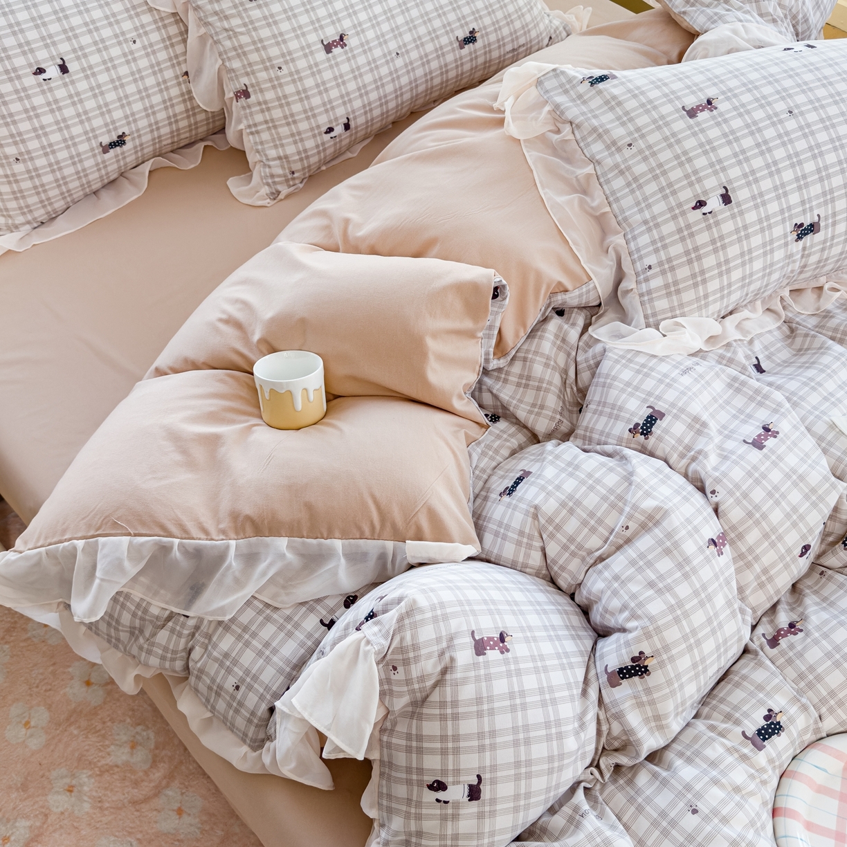 91家纺网 家纺一手货源 找家纺 橘子家 2025新款云纱四件套 腊肠狗