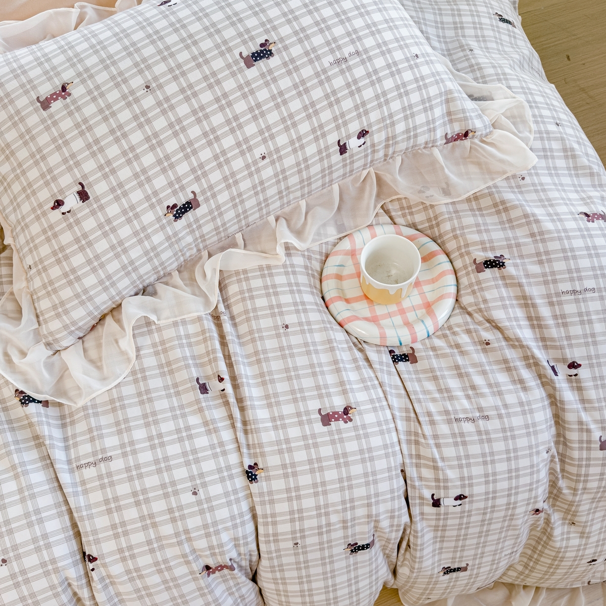 91家纺网 家纺一手货源 找家纺 橘子家 2025新款云纱四件套 腊肠狗