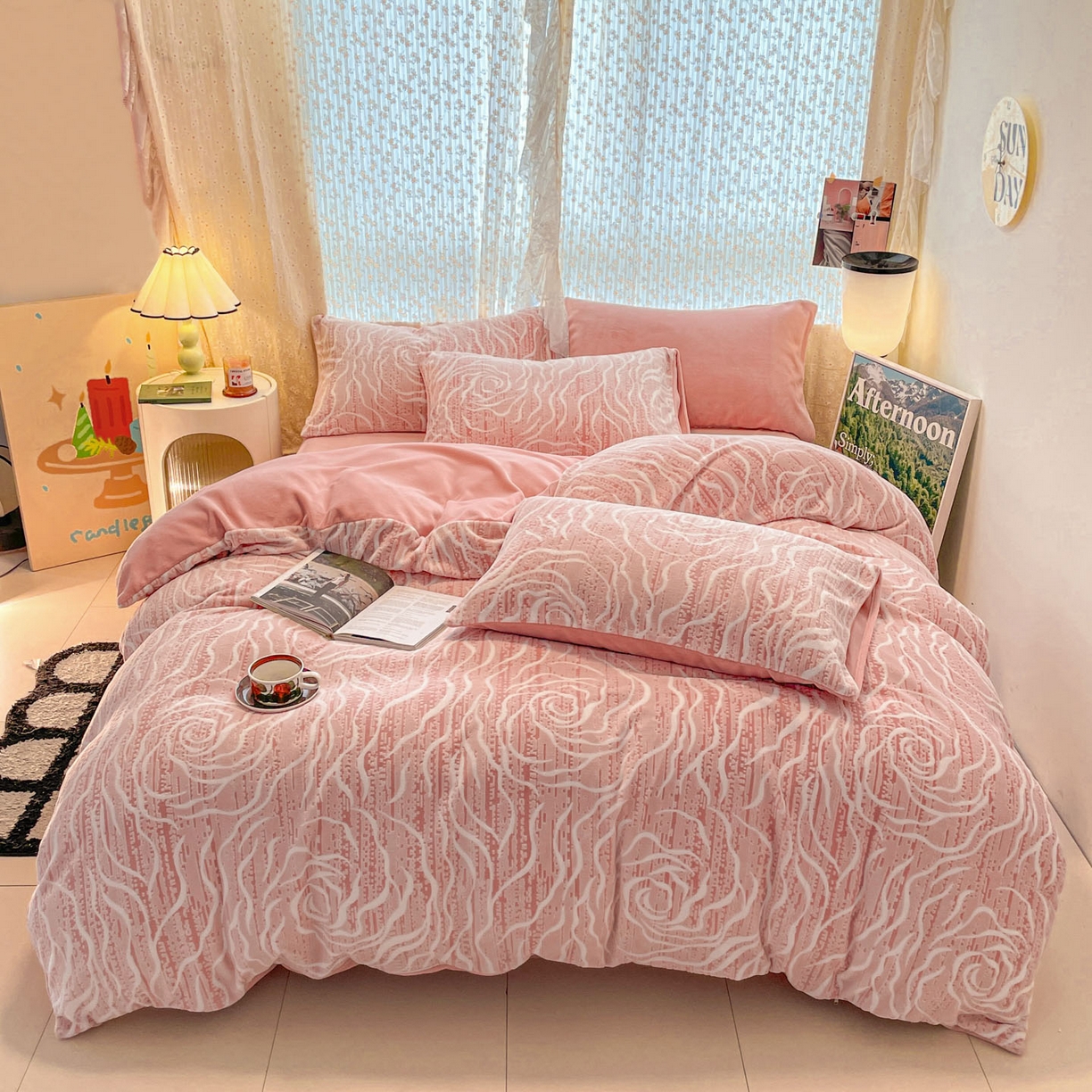 91家纺网 家纺一手货源 找家纺 顺兴家居 2025新款高克重230克雕花牛奶绒四件套 芍药-豆沙粉