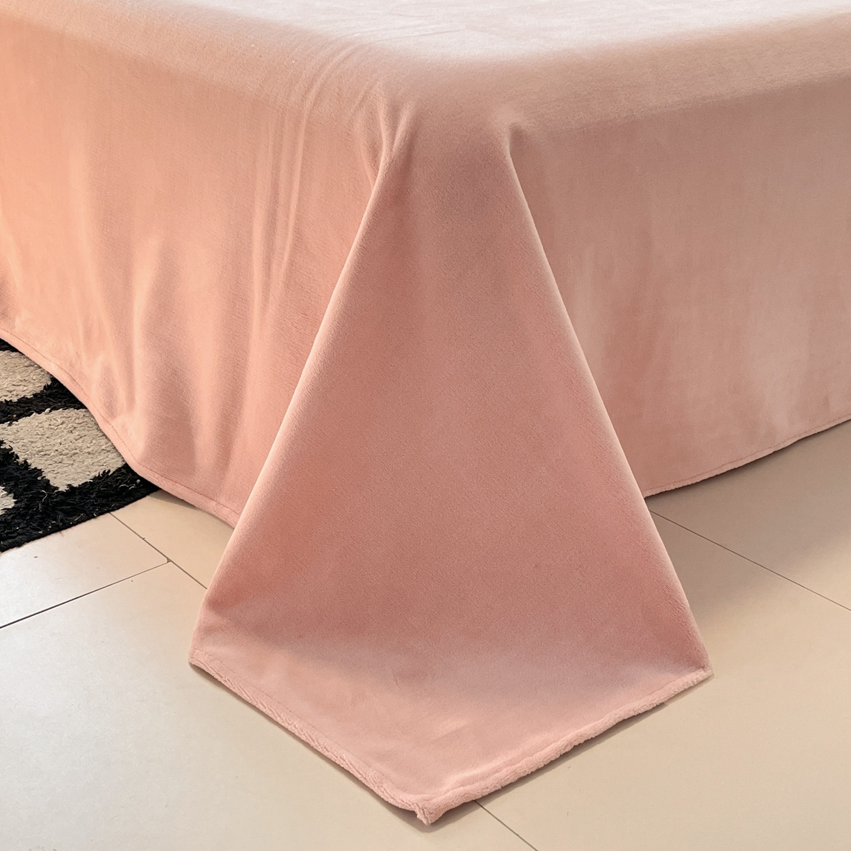 91家纺网 家纺一手货源 找家纺 顺兴家居 2025新款高克重230克雕花牛奶绒四件套 芍药-豆沙粉