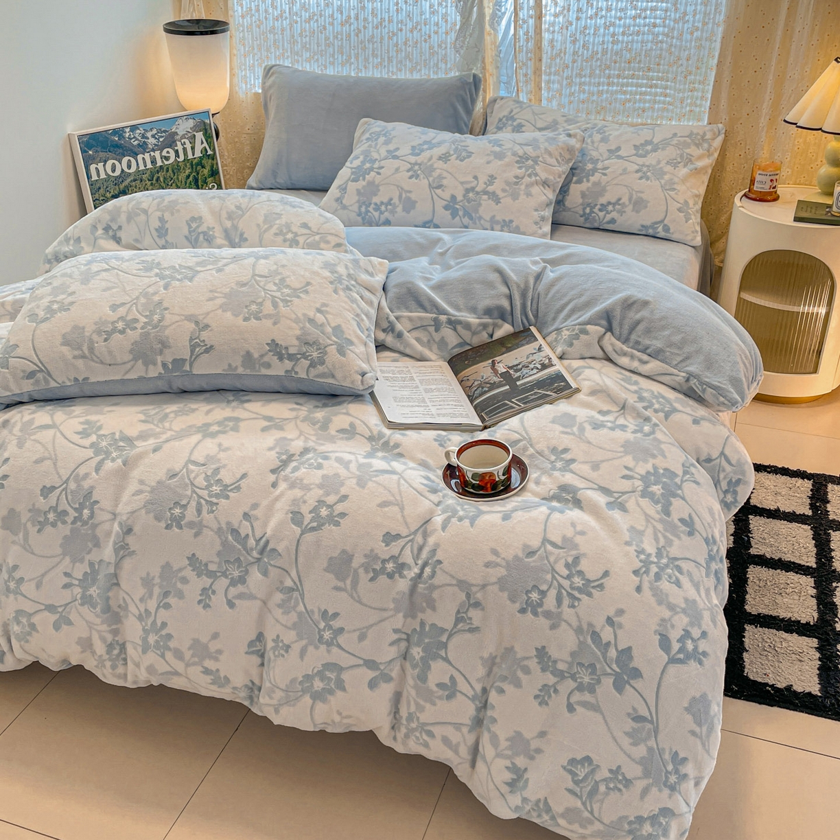 91家纺网 家纺一手货源 找家纺 顺兴家居 2025新款高克重230克雕花牛奶绒四件套 晕染花曳-蓝