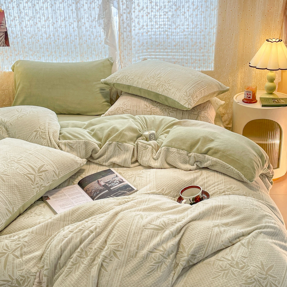 91家纺网 家纺一手货源 找家纺 顺兴家居 2025新款高克重230克雕花牛奶绒四件套 竹林涧-绿
