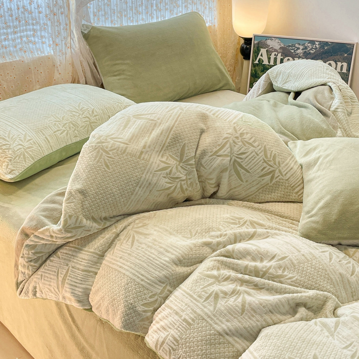 91家纺网 家纺一手货源 找家纺 顺兴家居 2025新款高克重230克雕花牛奶绒四件套 竹林涧-绿