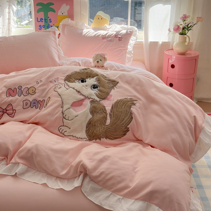 91家纺网 家纺一手货源 找家纺 易禾家纺 2025新款韩版卡通兔毛贴布绣水洗棉四件套学生宿舍三件套-炸毛小猫 炸毛小猫——粉