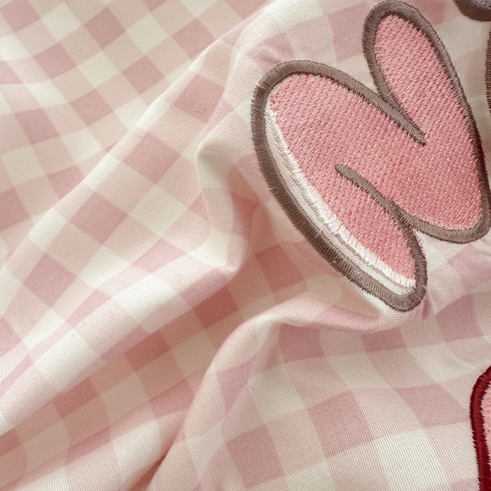 91家纺网 家纺一手货源 找家纺 易禾家纺 2025新款韩版卡通兔毛贴布绣水洗棉四件套学生宿舍三件套-炸毛小猫 炸毛小猫——粉格