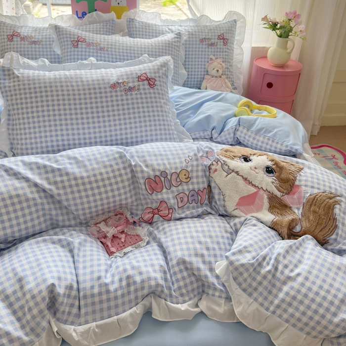 91家纺网 家纺一手货源 找家纺 易禾家纺 2025新款韩版卡通兔毛贴布绣水洗棉四件套学生宿舍三件套-炸毛小猫 炸毛小猫——蓝格