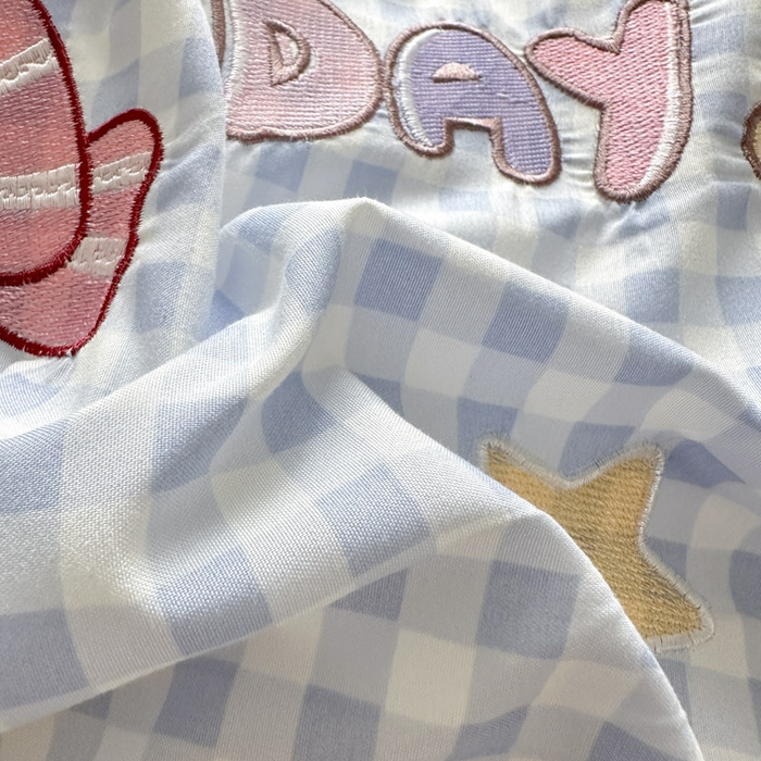 91家纺网 家纺一手货源 找家纺 易禾家纺 2025新款韩版卡通兔毛贴布绣水洗棉四件套学生宿舍三件套-炸毛小猫 炸毛小猫——蓝格