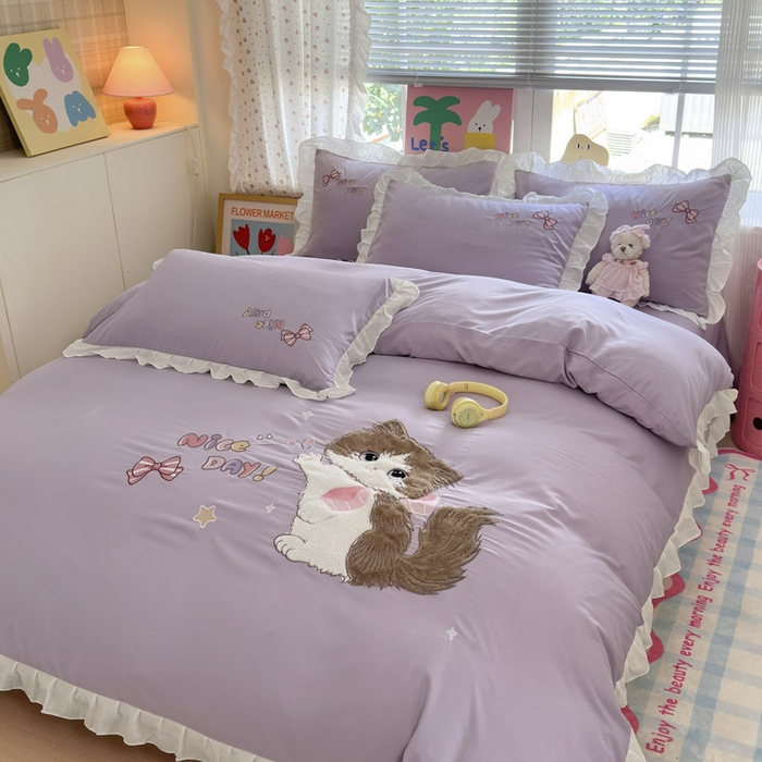 91家纺网 家纺一手货源 找家纺 易禾家纺 2025新款韩版卡通兔毛贴布绣水洗棉四件套学生宿舍三件套-炸毛小猫 炸毛小猫——雾紫