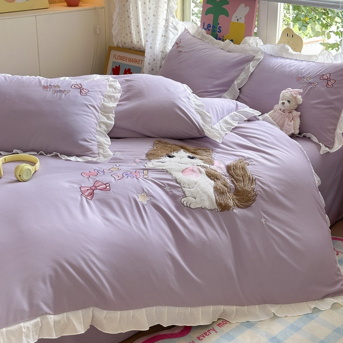 91家纺网 家纺一手货源 找家纺 易禾家纺 2025新款韩版卡通兔毛贴布绣水洗棉四件套学生宿舍三件套-炸毛小猫 炸毛小猫——雾紫