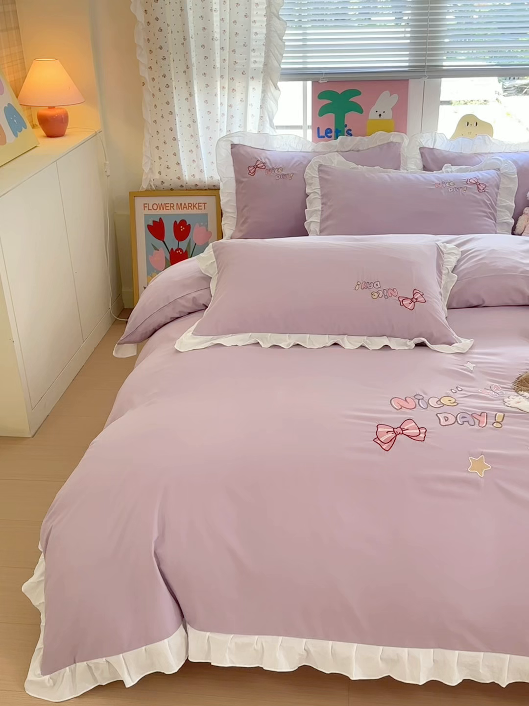 91家纺网 家纺一手货源 找家纺 易禾家纺 2025新款韩版卡通兔毛贴布绣水洗棉四件套学生宿舍三件套-炸毛小猫 炸毛小猫——雾紫