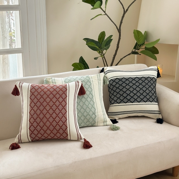 91家纺网 家纺一手货源 找家纺 （总）新奇异 2025新款波西米亚多菱形流苏抱枕