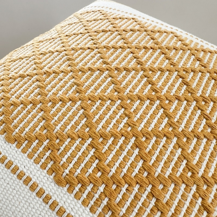 91家纺网 家纺一手货源 找家纺 （总）新奇异 2025新款波西米亚多菱形流苏抱枕