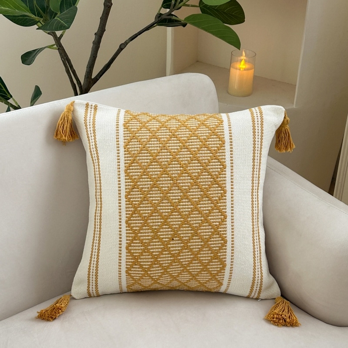 91家纺网 家纺一手货源 找家纺 （总）新奇异 2025新款波西米亚多菱形流苏抱枕