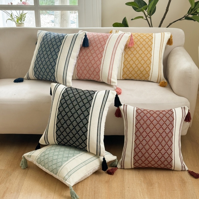 91家纺网 家纺一手货源 找家纺 新奇异 2025新款波西米亚多菱形流苏抱枕 组合图