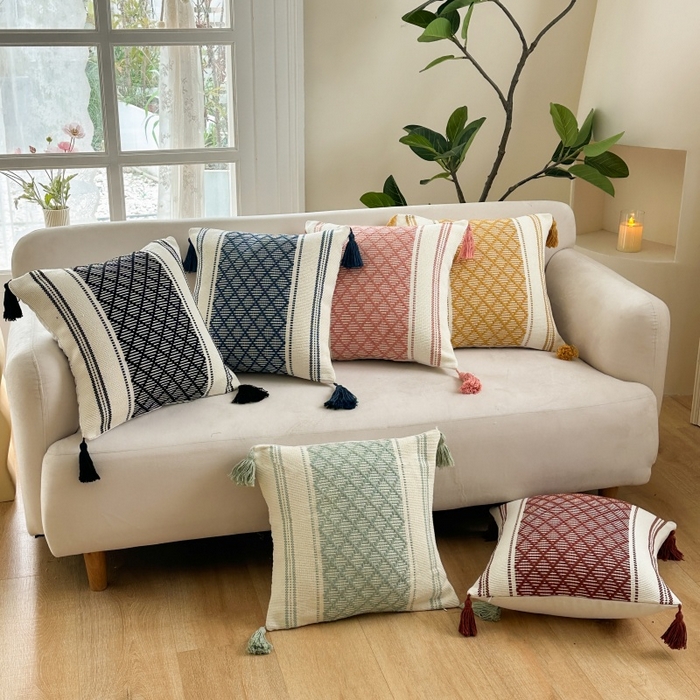 91家纺网 家纺一手货源 找家纺 新奇异 2025新款波西米亚多菱形流苏抱枕 组合图