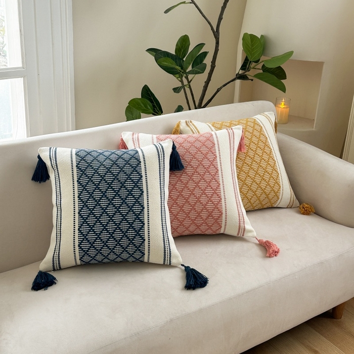 91家纺网 家纺一手货源 找家纺 新奇异 2025新款波西米亚多菱形流苏抱枕 组合图