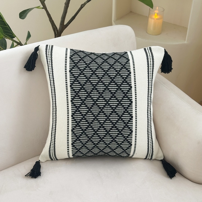 新奇异 2025新款波西米亚多菱形流苏抱枕 多菱形-黑色
