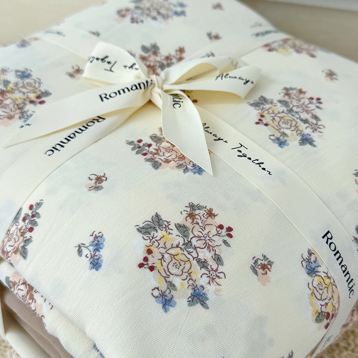 91家纺网 家纺一手货源 找家纺 竹合家纺 2025秋冬新品爆款有氧人字纹提花小清新加厚四件套 白茶