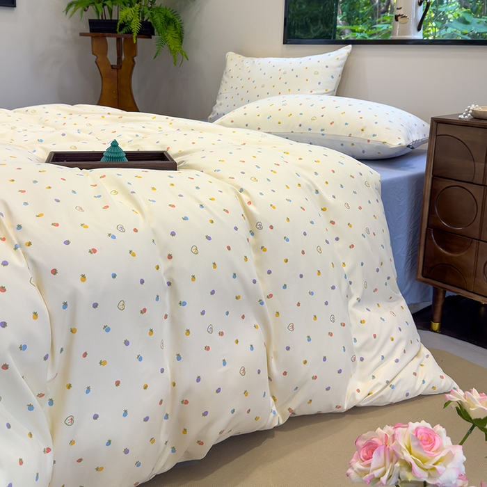 91家纺网 家纺一手货源 找家纺 竹合家纺 2025秋冬新品爆款有氧人字纹提花小清新加厚四件套 草莓点点