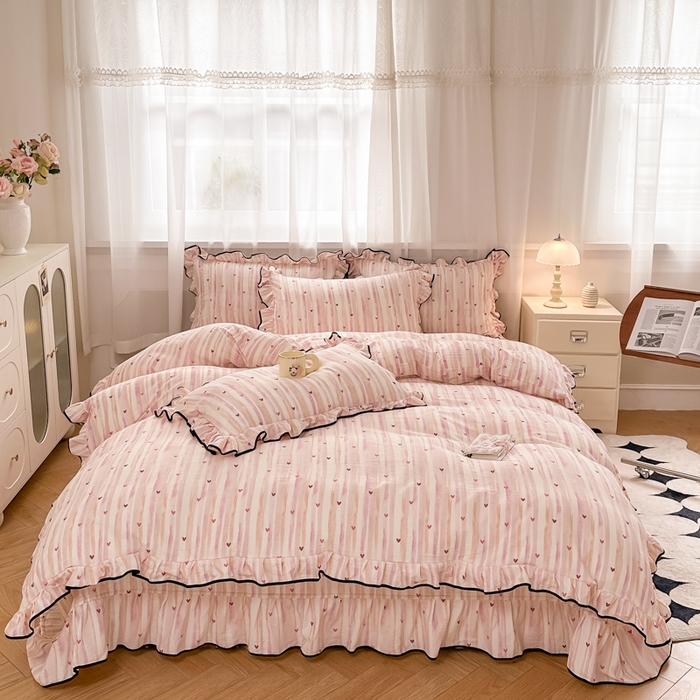 91家纺网 家纺一手货源 找家纺 尚美 2025新款法式小黑边云感四件套床盖款 爱心粉