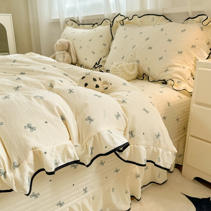 91家纺网 家纺一手货源 找家纺 尚美 2025新款法式小黑边云感四件套床盖款 兰蝴蝶结米