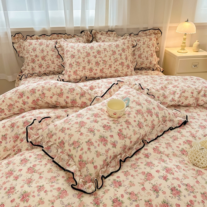 91家纺网 家纺一手货源 找家纺 尚美 2025新款法式小黑边云感四件套床盖款 玫瑰花园