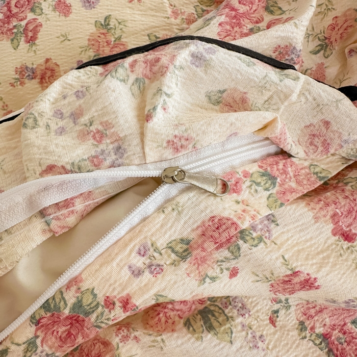 91家纺网 家纺一手货源 找家纺 尚美 2025新款法式小黑边云感四件套床盖款 玫瑰花园