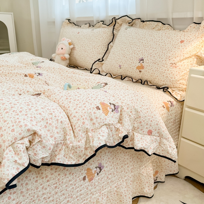 91家纺网 家纺一手货源 找家纺 尚美 2025新款法式小黑边云感四件套床盖款 小女孩