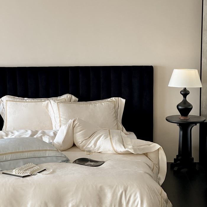 91家纺网 家纺一手货源 找家纺 MIU缪家居 2025新款100支全棉纯棉提花四件套-蝶影 鎏金白（控价388）