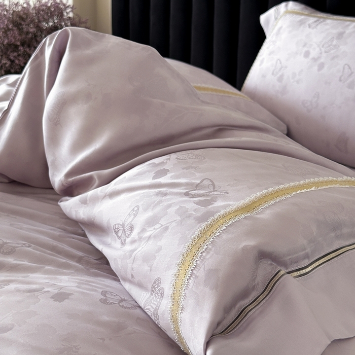 91家纺网 家纺一手货源 找家纺 MIU缪家居 2025新款100支全棉纯棉提花四件套-蝶影 烟紫（控价388）