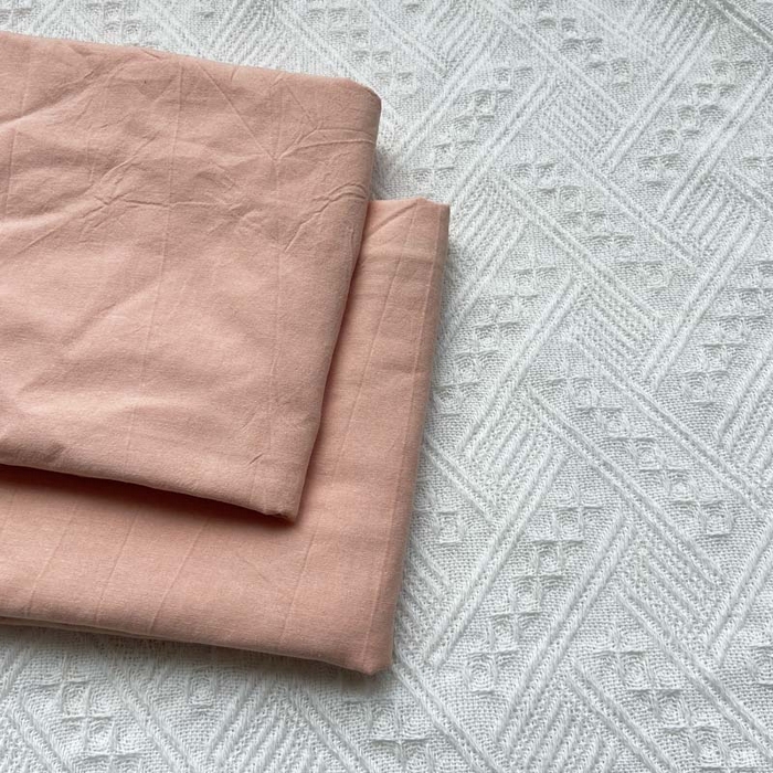 91家纺网 家纺一手货源 找家纺 卡奥家纺 2025新款A类纯棉色织枕套单枕套枕套单件 粉青年