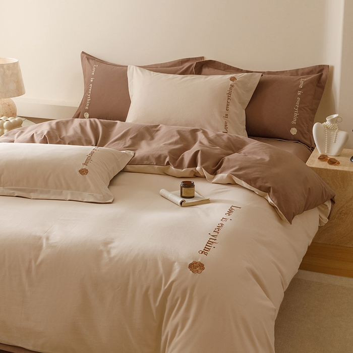 91家纺网 家纺一手货源 找家纺 艾莱家纺 2025新款A类新疆长绒棉加厚柔顺磨毛四件套--爱永恒系列 爱永恒-可可奶