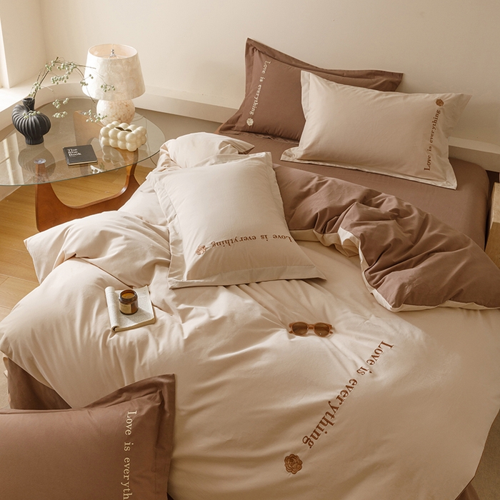 91家纺网 家纺一手货源 找家纺 艾莱家纺 2025新款A类新疆长绒棉加厚柔顺磨毛四件套--爱永恒系列 爱永恒-可可奶